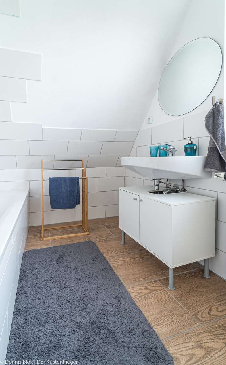 Möblierte Wohnung mit Einbauküche in Nähe zur A31 zu vermieten!