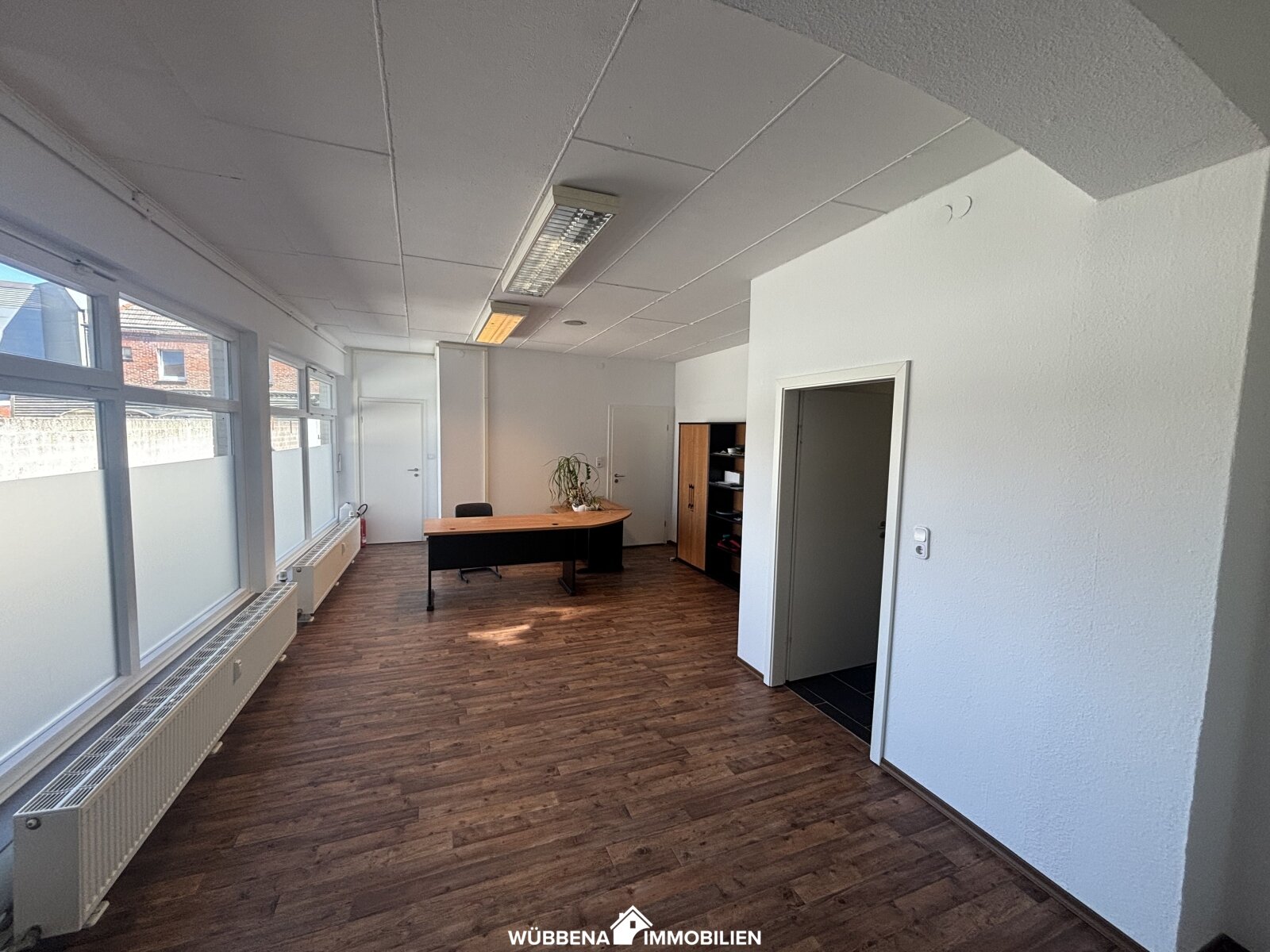 Bürofläche mit Parkplätzen im Stadtzentrum zu vermieten!