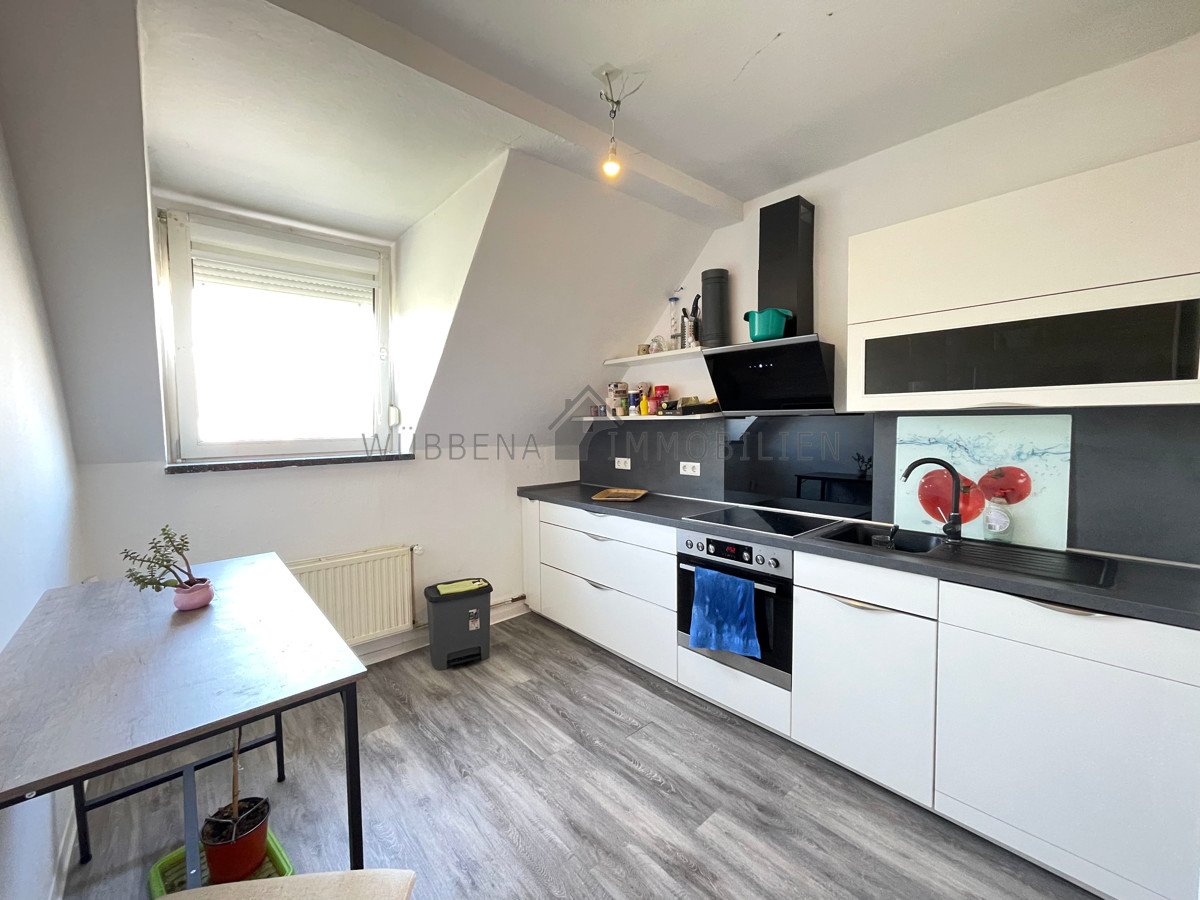 Einfamilienhaus in Emden mit Wintergarten, Einliegerwohnung, Balkon & pflegeleichtem Garten