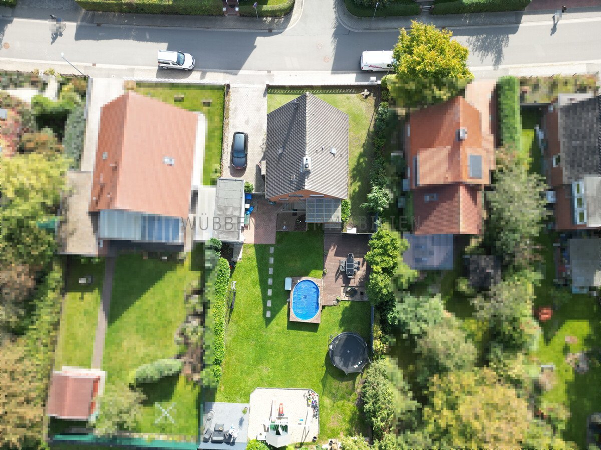 Wohnen mit Wohlfühlfaktor in Herrentor – Gepflegtes Einfamilienhaus mit Pool, Kamin und Garage!