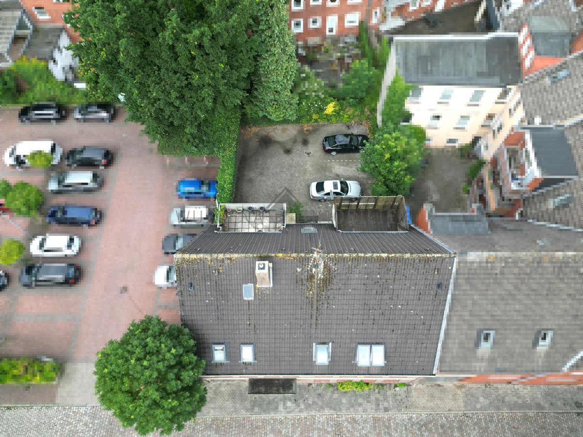 Mehrfamilienhaus in zentraler Innenstadtlage von Emden – mit fünf Wohneinheiten und PKW-Stellplätzen