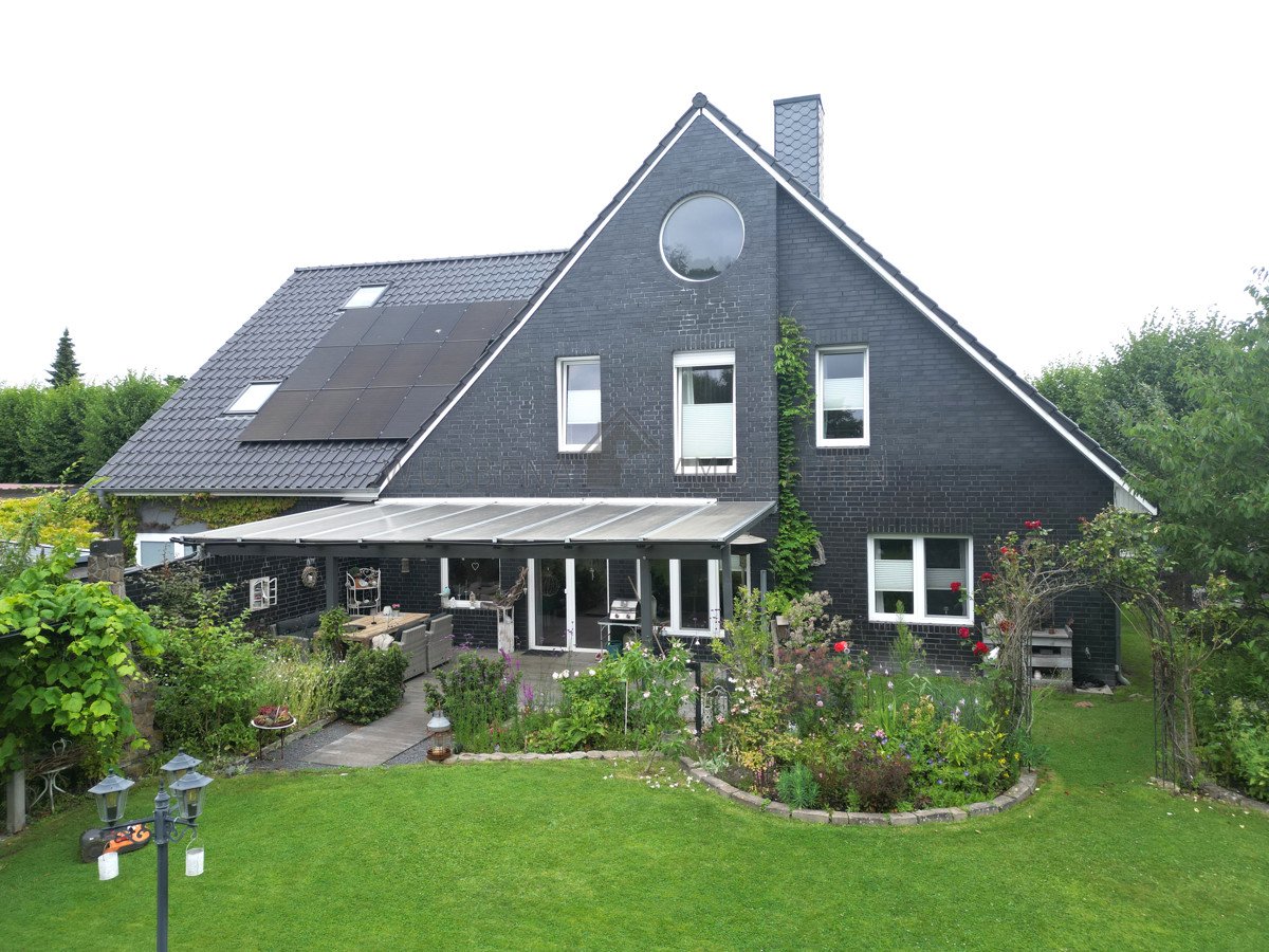 Exklusives Einfamilienhaus in Kanallage Emden-Wolthusen – Wohnen direkt am Wasser in Top-Lage