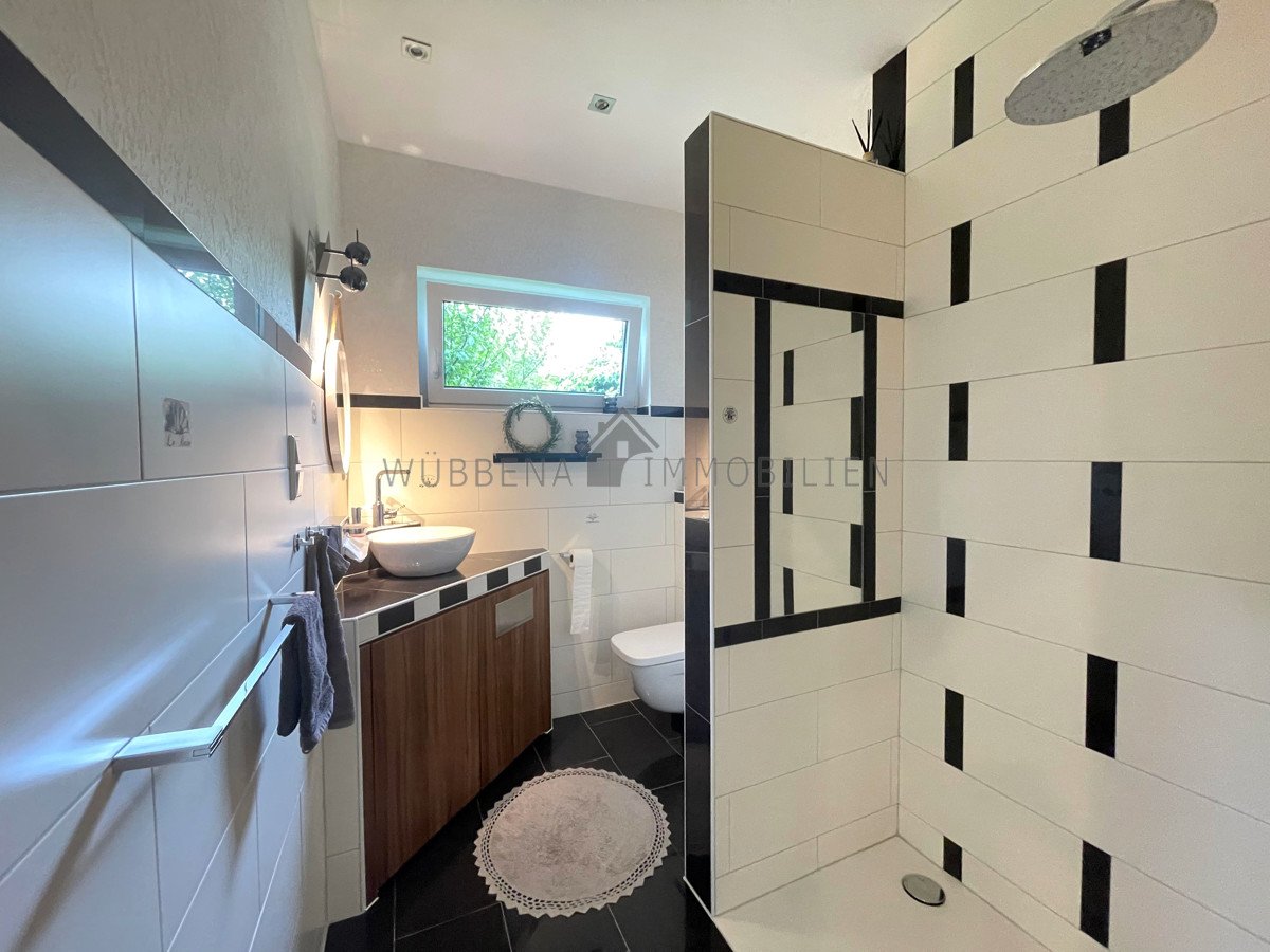 Exklusives Einfamilienhaus in Kanallage Emden-Wolthusen – Wohnen direkt am Wasser in Top-Lage