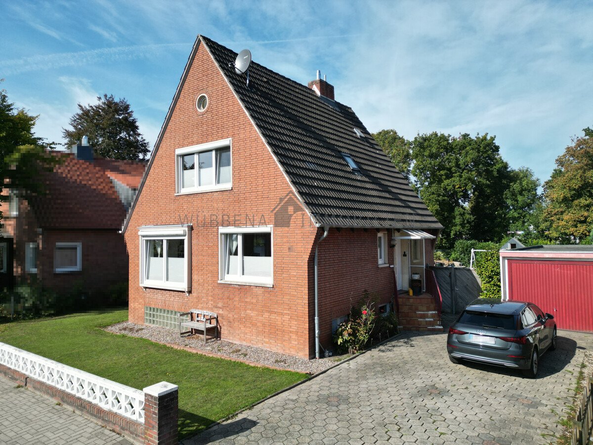 KÄUFER GEFUNDEN! Herrentor – Gepflegtes Einfamilienhaus mit Pool, Kamin und Garage!