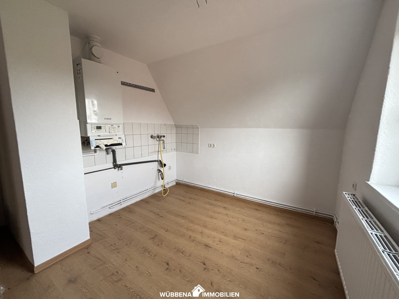 Schöne 3 Zimmer Wohnung mit Einbauküche in Transvaal zu vermieten!