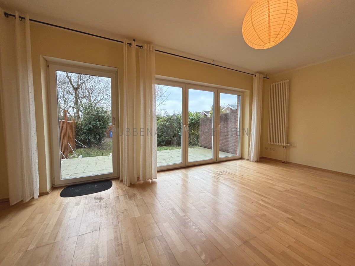 Modernisiertes Reihenmittelhaus mit Südterrasse, Garten und Bootssteg in Emden zu verkaufen!