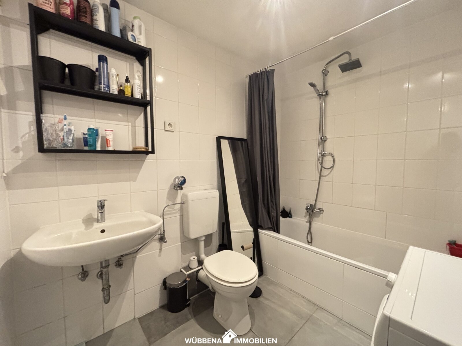 Zentrale 3 Zimmer Wohnung mit Balkon zu vermieten! 