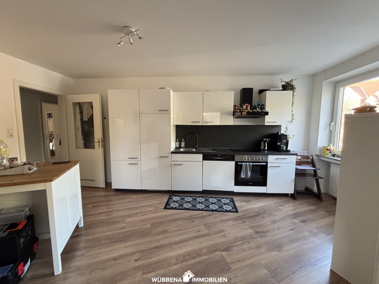 Zentrale 3 Zimmer Wohnung mit Balkon zu vermieten! 