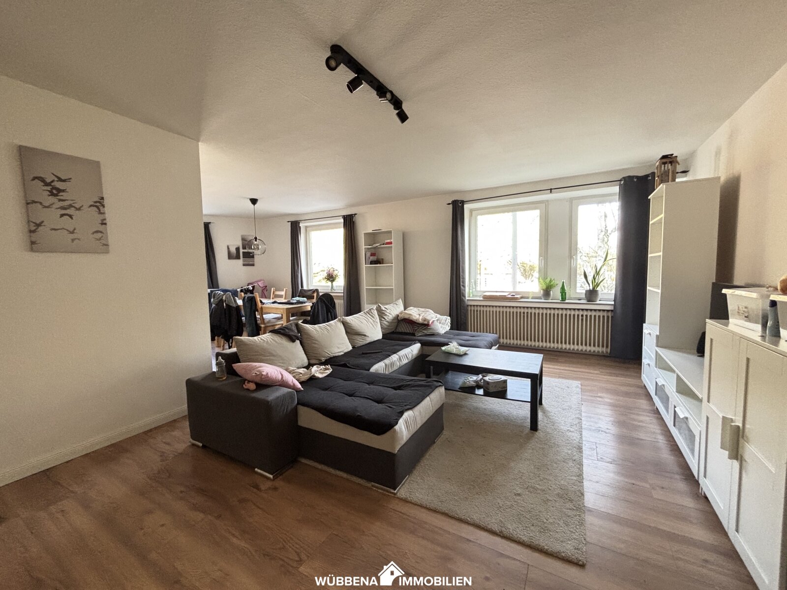 Zentrale 3 Zimmer Wohnung mit Balkon zu vermieten! 