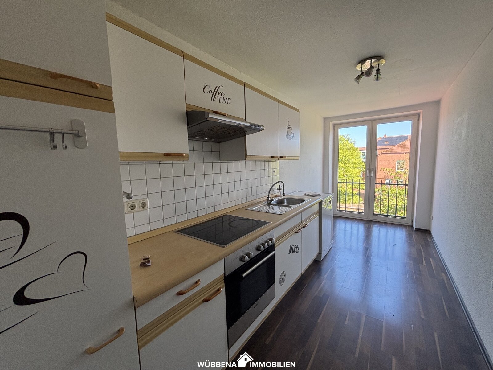Gemütliche 2-Zimmer-Dachgeschosswohnung mit Balkon in attraktiver Lage von Emden-Constantia