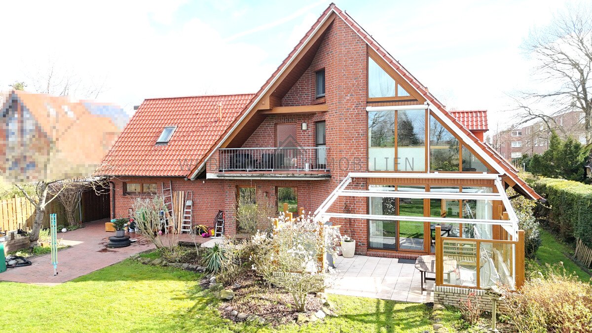 Conrebbersweg: Großzügiges Architektenhaus für Familien mit separater Praxisfläche zu verkaufen!