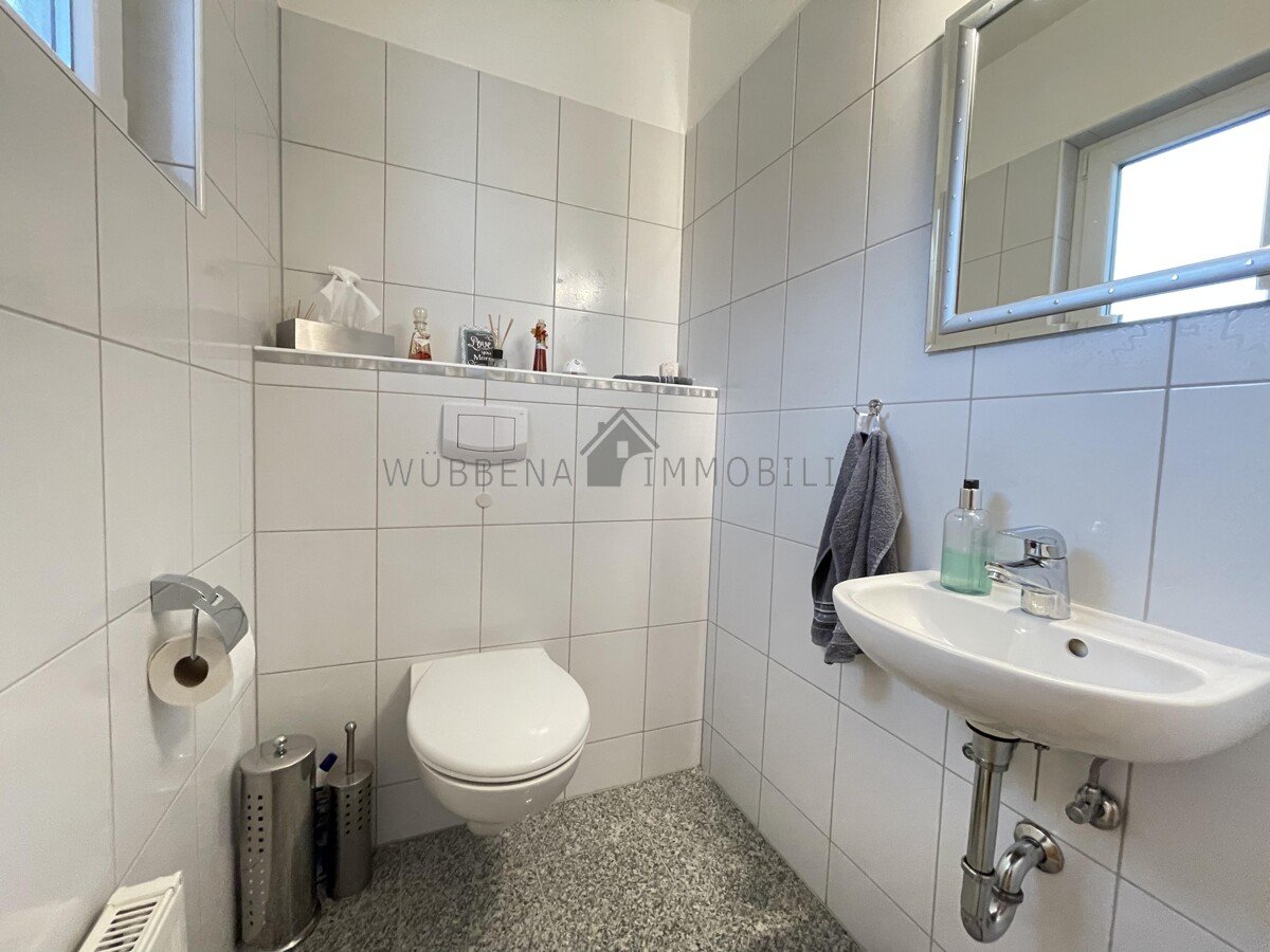 Hinte: Modernisierter 5-Zimmer-Bungalow mit Garage, überdachter Terrasse, Garten und Ausbaureserve