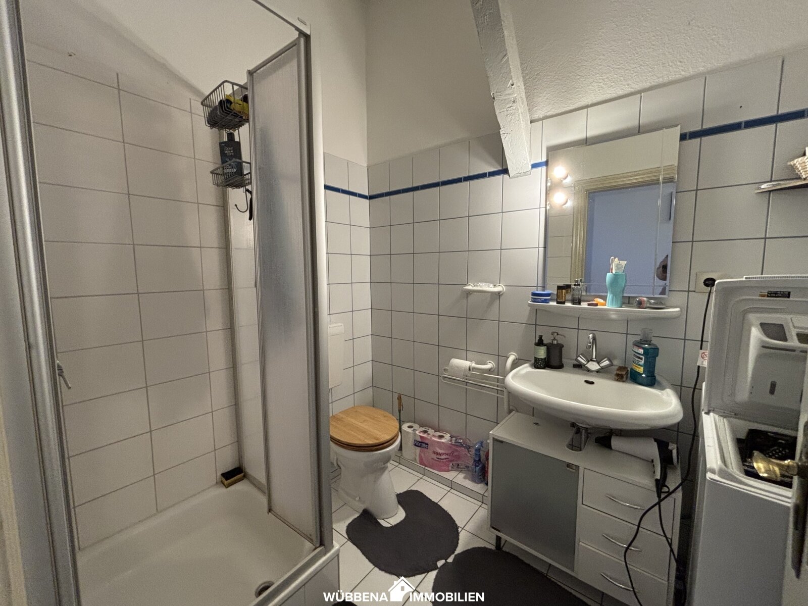 Wolthusen! Gemütliche Dachgeschosswohnung mit Einbauküche zu vermieten! 