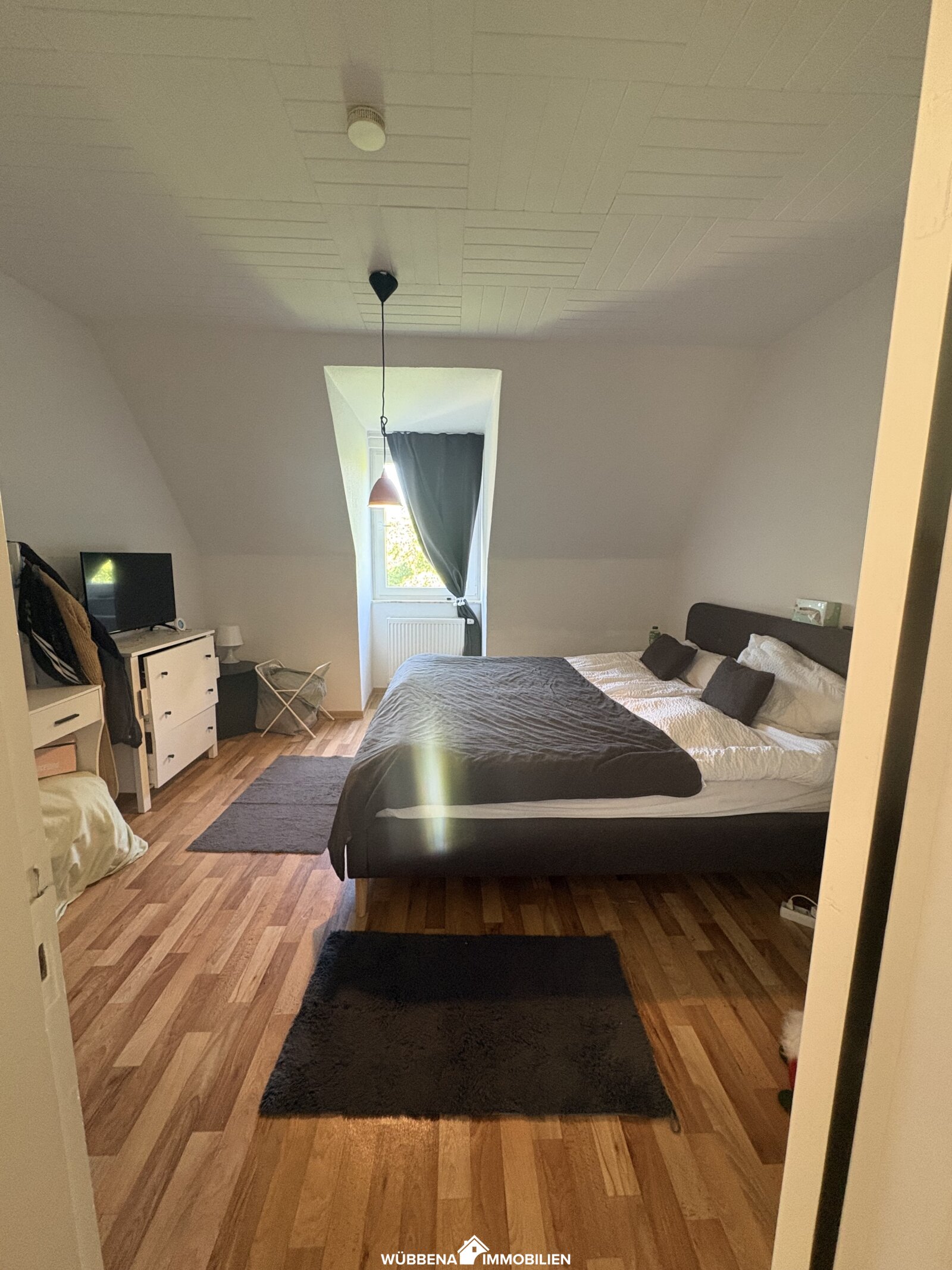 Dachgeschoss- Wohnung am Stephansplatz zu vermieten!