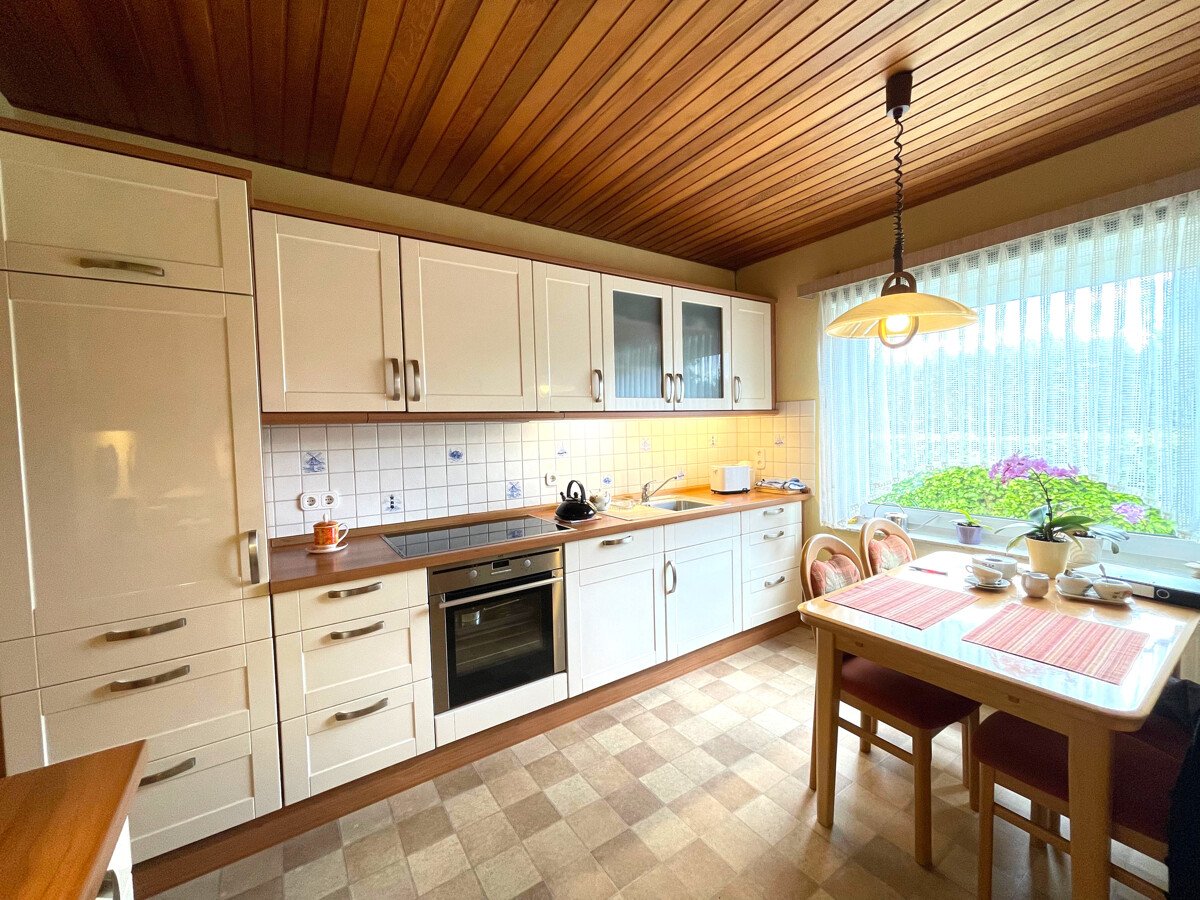 BEREITS KÄUFER GEFUNDEN! Einfamilienhaus mit Garage und Garten in familienfreundlicher Wohnlage!