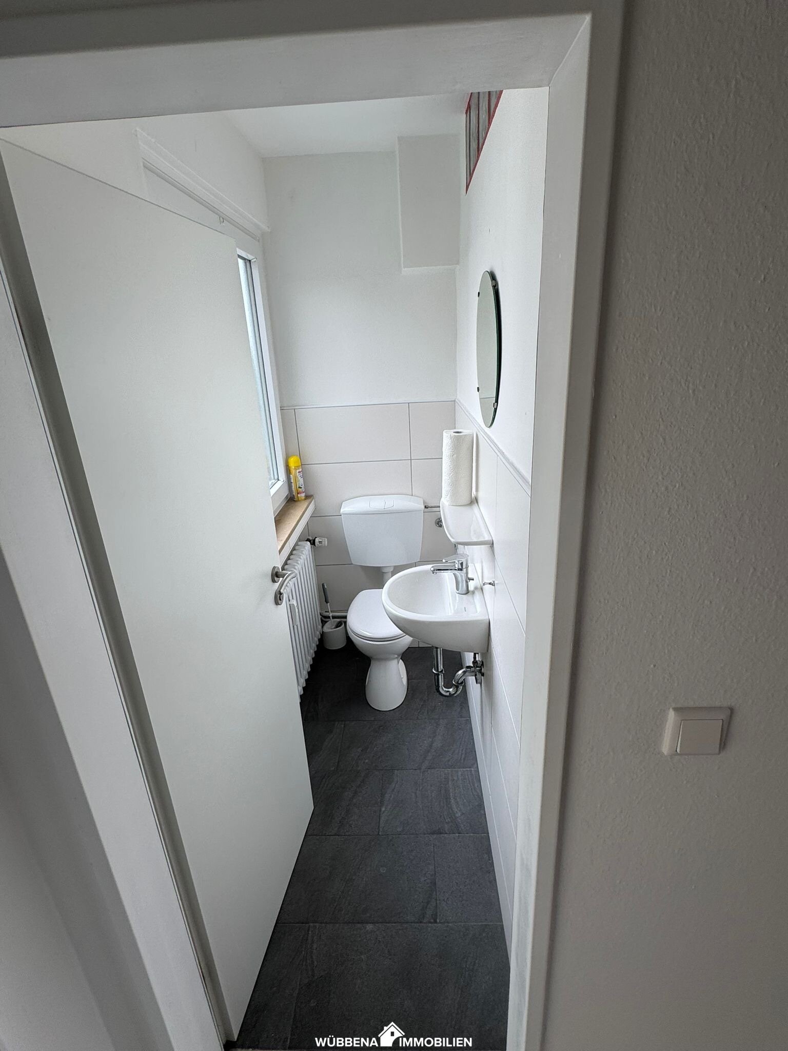 Innenstadtlage! Schöne 4 Zimmer Wohnung mit Balkon und Stellplatz zu vermieten!
