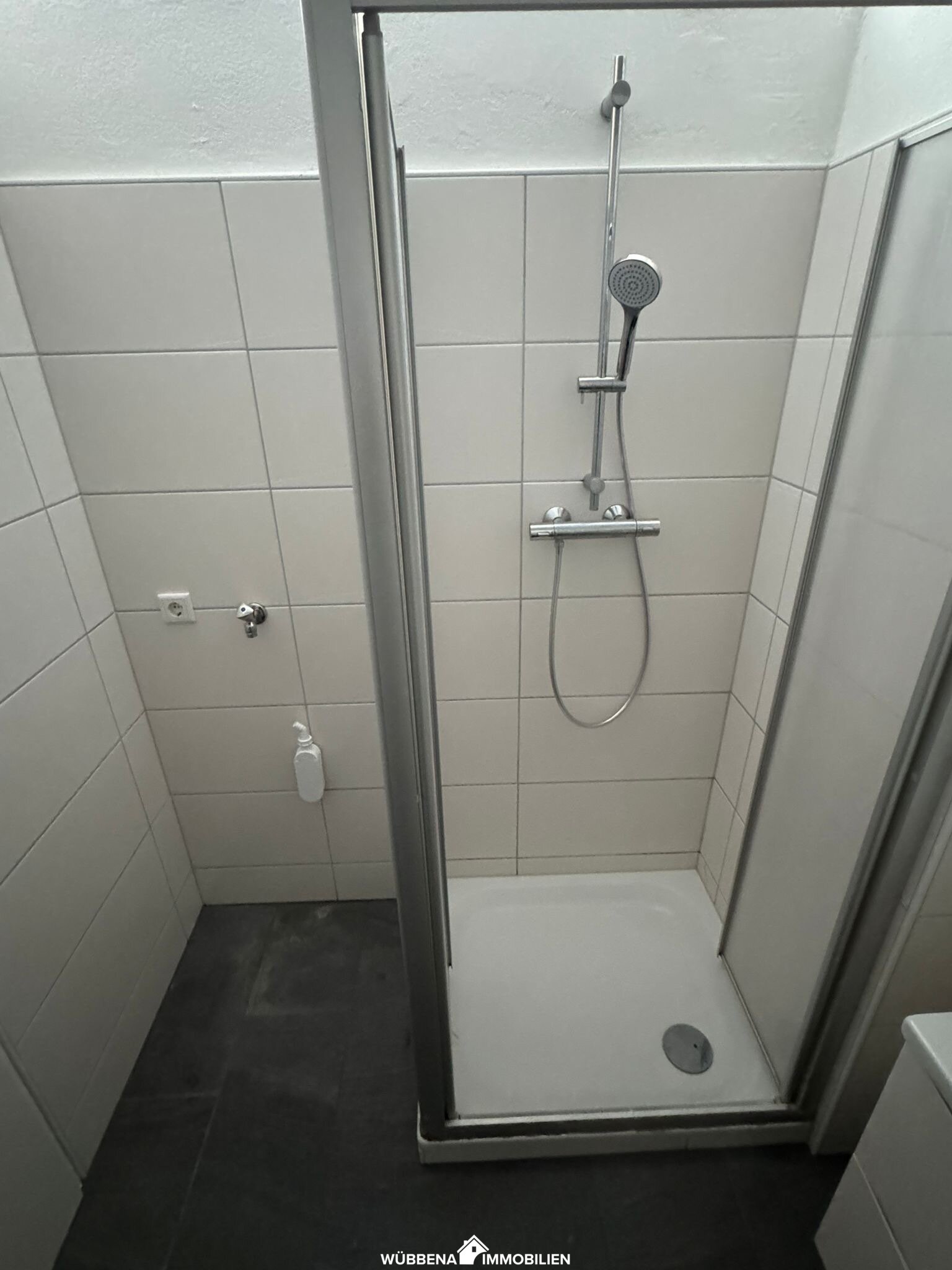 Innenstadtlage! Schöne 4 Zimmer Wohnung mit Balkon und Stellplatz zu vermieten!