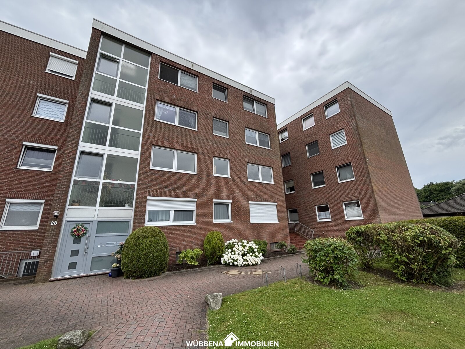 Borssum - Schöne 3 Zimmer Wohnung mit Balkon und Einbauküche zu vermieten! 