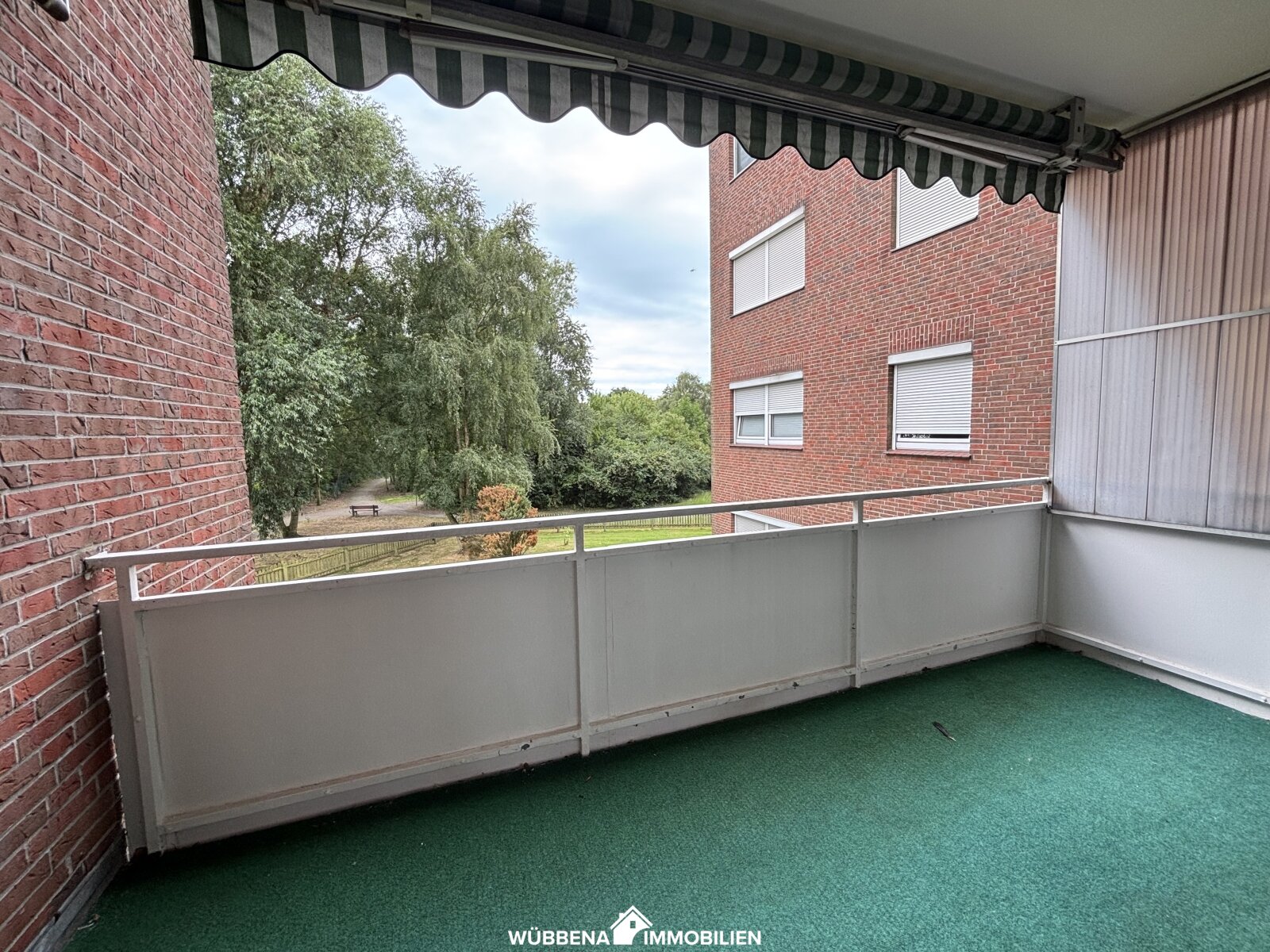 Borssum - Schöne 3 Zimmer Wohnung mit Balkon und Einbauküche zu vermieten! 