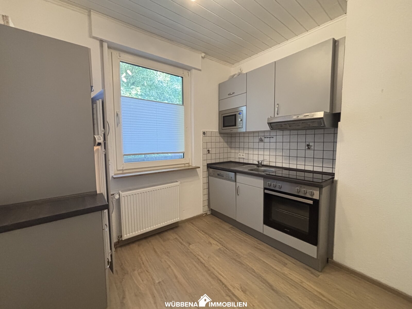 Zentrale - 3 Zimmer Wohnung mit Balkon und Einbauküche zu vermieten!