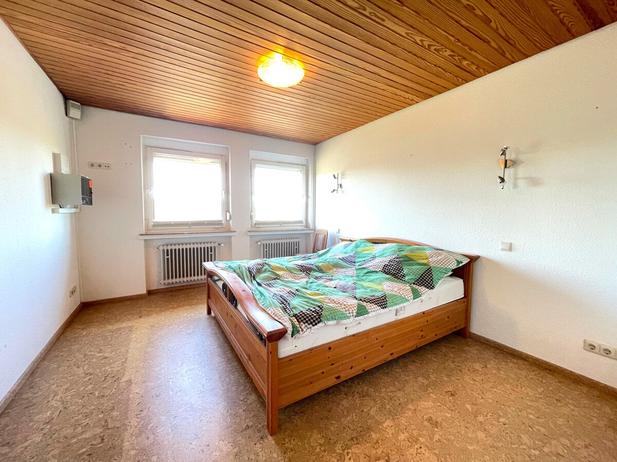 Emden-Früchteburg | 190 m² Wohnfläche, 7 Zimmer, Kamin, Doppelgarage & großem Garten zu verkaufen!