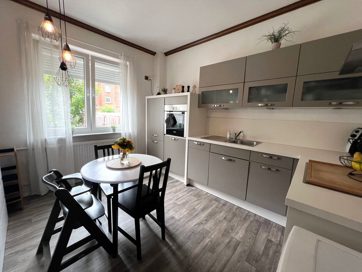 Transvaal: Modernisierte Doppelhaushälfte mit Winterg., Garage & Ausbaureserve auf Eigentumsgrundst.