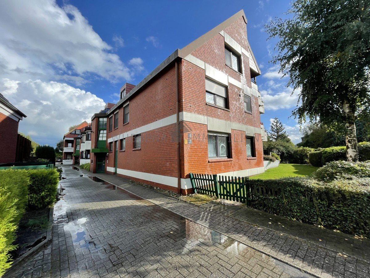 Emden / Wolthusen: VERKAUFT - Wolthusen! 3 Zimmer Wohnung mit großer Dachterrasse, Balkon und Garage in Kanallage zu verkaufen 