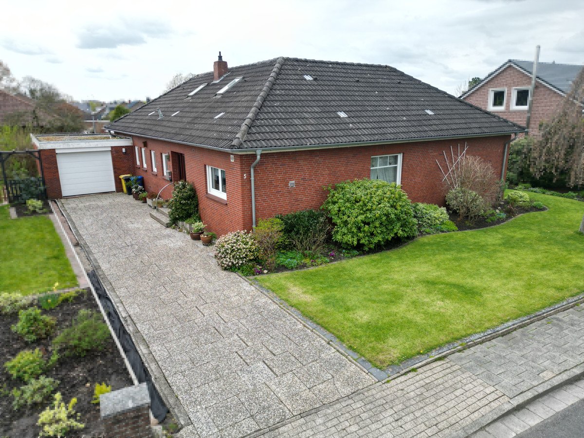 Emden: VEREKAUFT - Großzügiger Bungalow mit Garage auf Eigentumsgrundstück in Früchteburg Emden: VEREKAUFT - Großzügiger Bungalow mit Garage auf Eigentumsgrundstück in Früchteburg