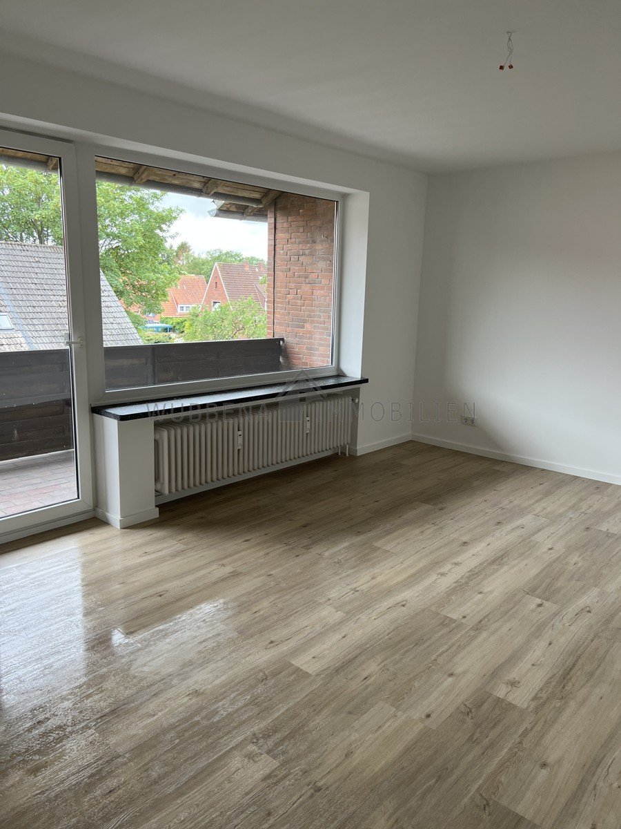 Wohnzimmer mit Zugang Balkon