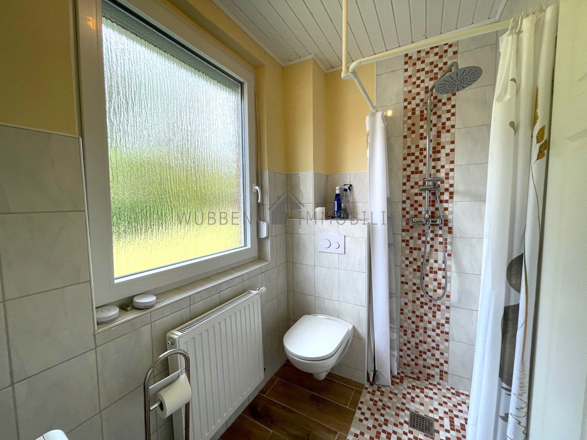 Badezimmer mit ebenerdiger Dusche Whg. OG