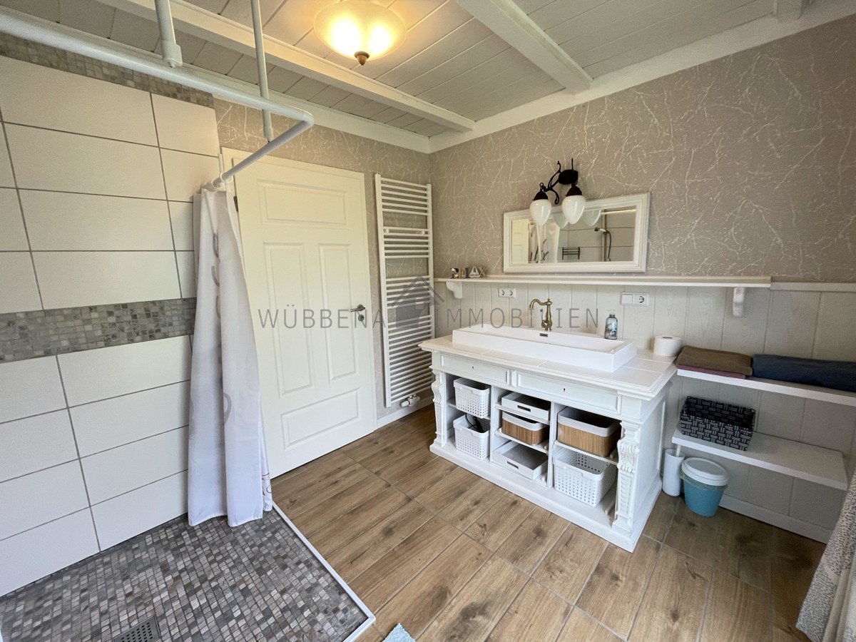 Weiteres Badezimmer EG Whg mit Zugang Garten.