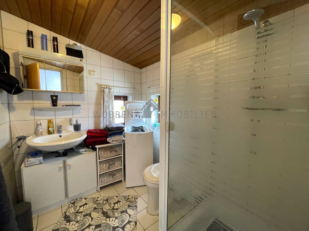 Badezimmer mit Dusche EG Badezimmer mit Dusche EG