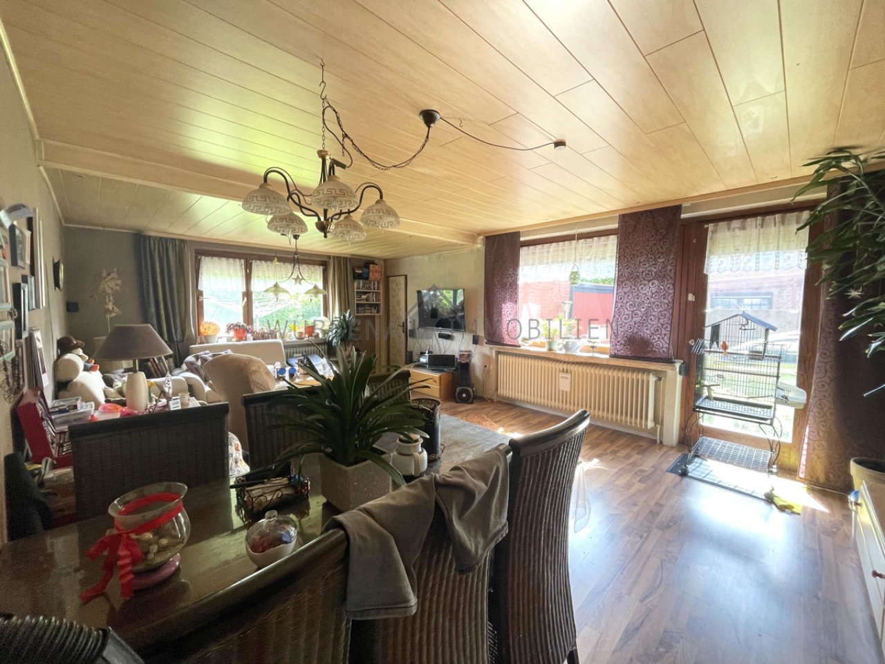 Wohnzimmer mit Zugang Terrasse rechte DHH Wohnzimmer mit Zugang Terrasse rechte DHH
