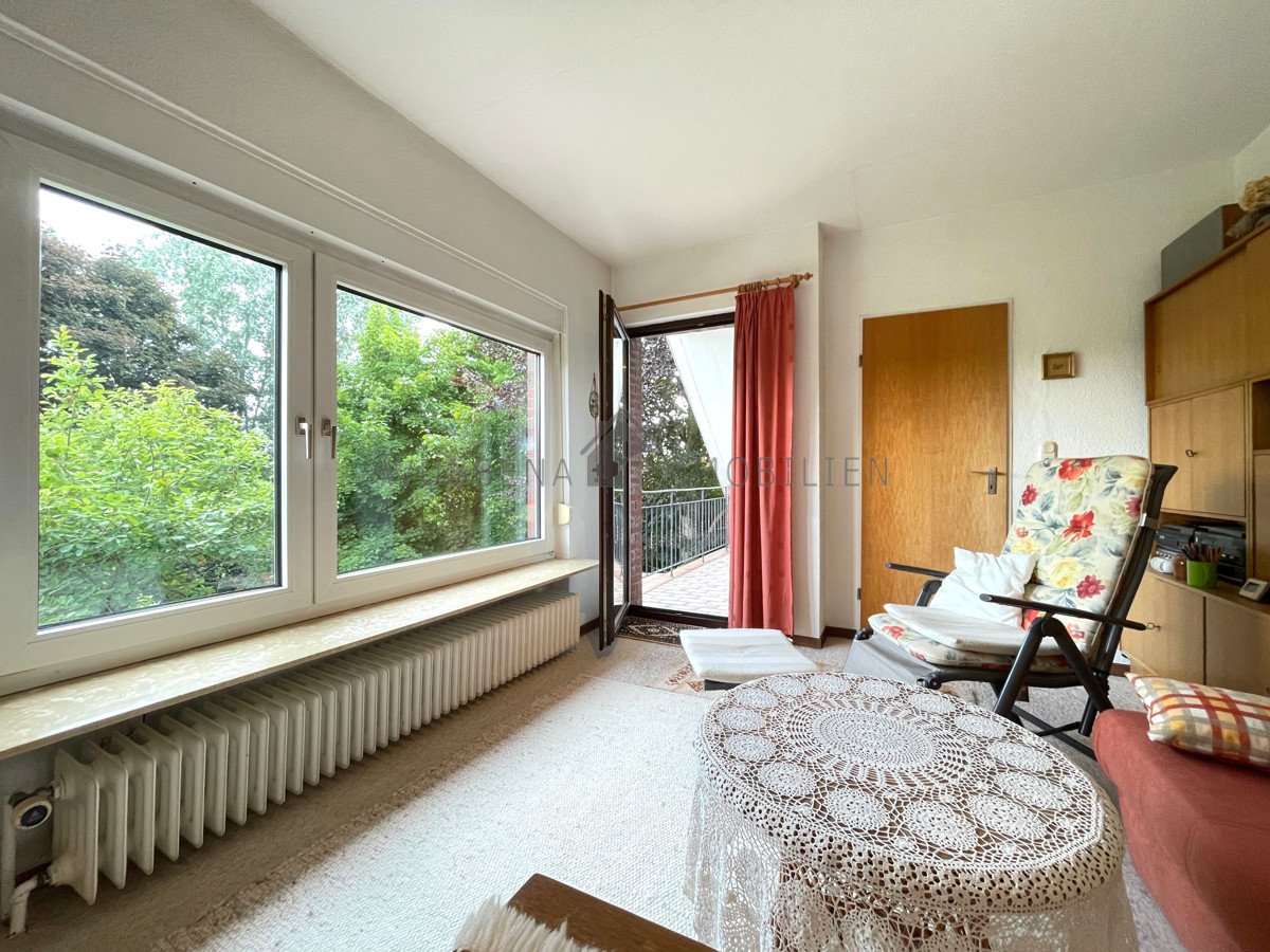 Wohnzimmer mit Zugang Loggia OG Wohnzimmer mit Zugang Loggia OG