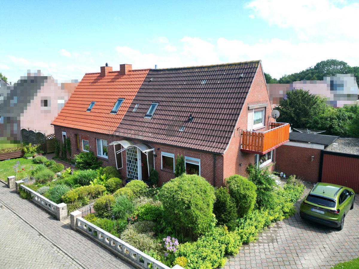 Hinte: Familien & Kapitalanleger aufgepasst - Zwei DHH mit Potenzial in beliebter Siedlungslage Hinte: Familien & Kapitalanleger aufgepasst - Zwei DHH mit Potenzial in beliebter Siedlungslage