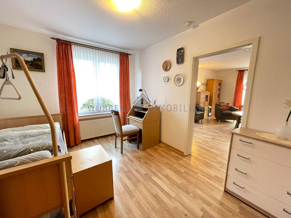 Esszimmer mit Zugang zur Küche