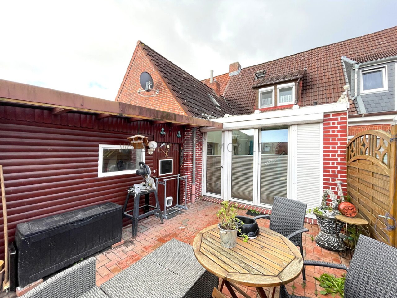 Terrasse im rückwärtigen Bereich