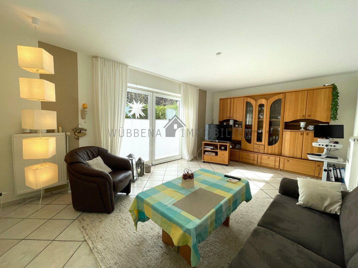 Großes Wohnzimmer mit Zugang zur 2. Terrasse