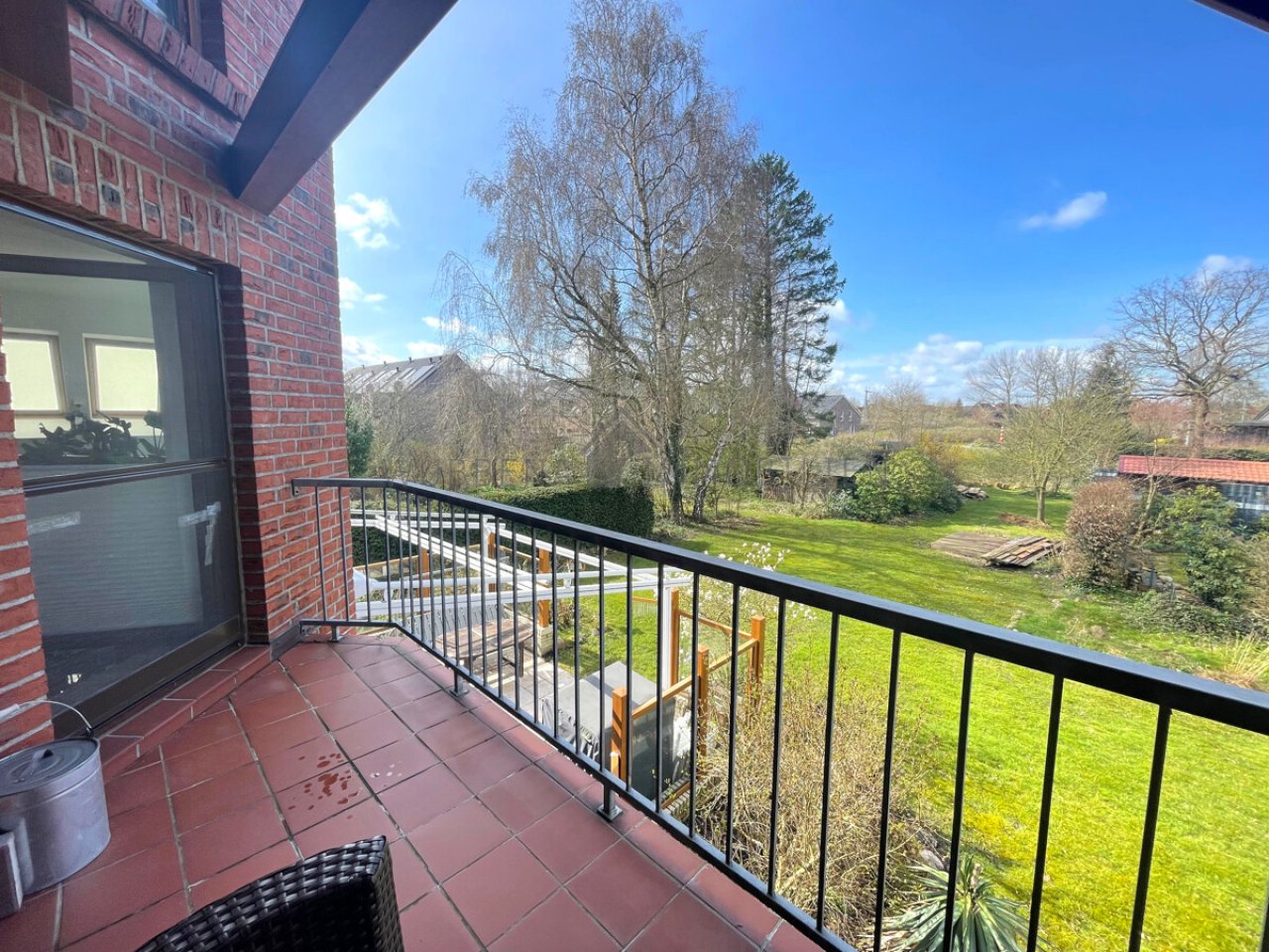 Balkon mit Ausrichtung zum Garten