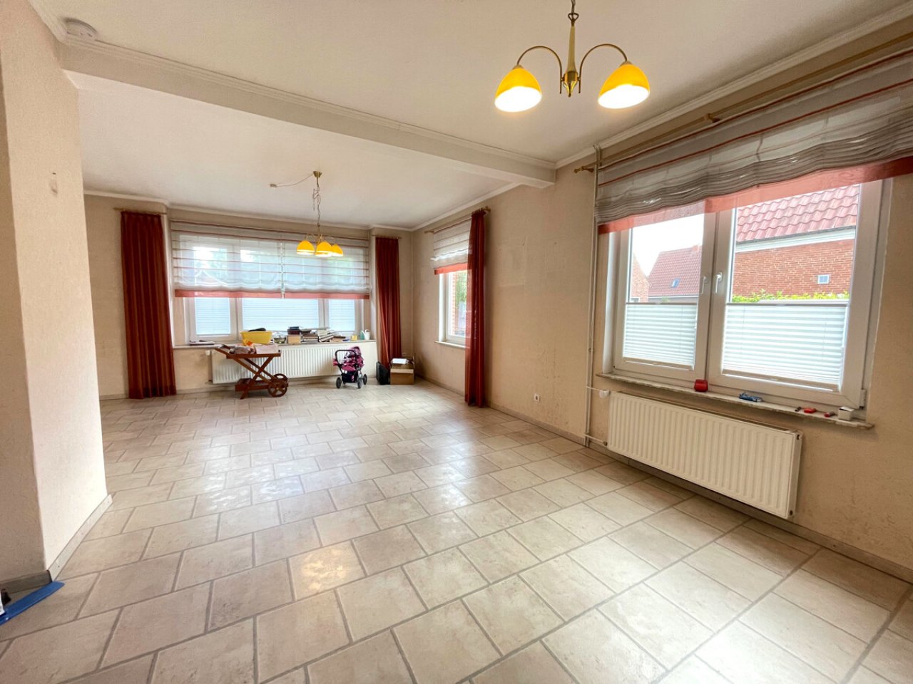 Großzügiges Wohn- und Esszimmer EG Großzügiges Wohn- und Esszimmer EG