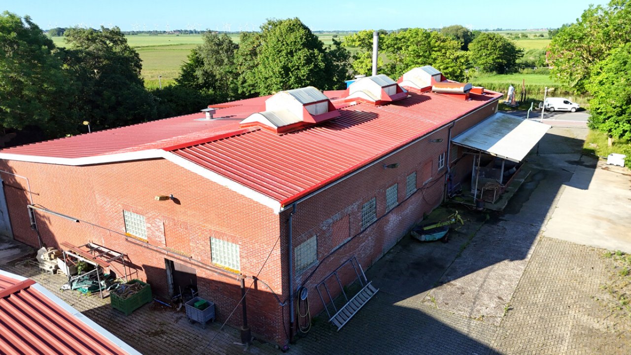 Produktions- und Lagerhalle