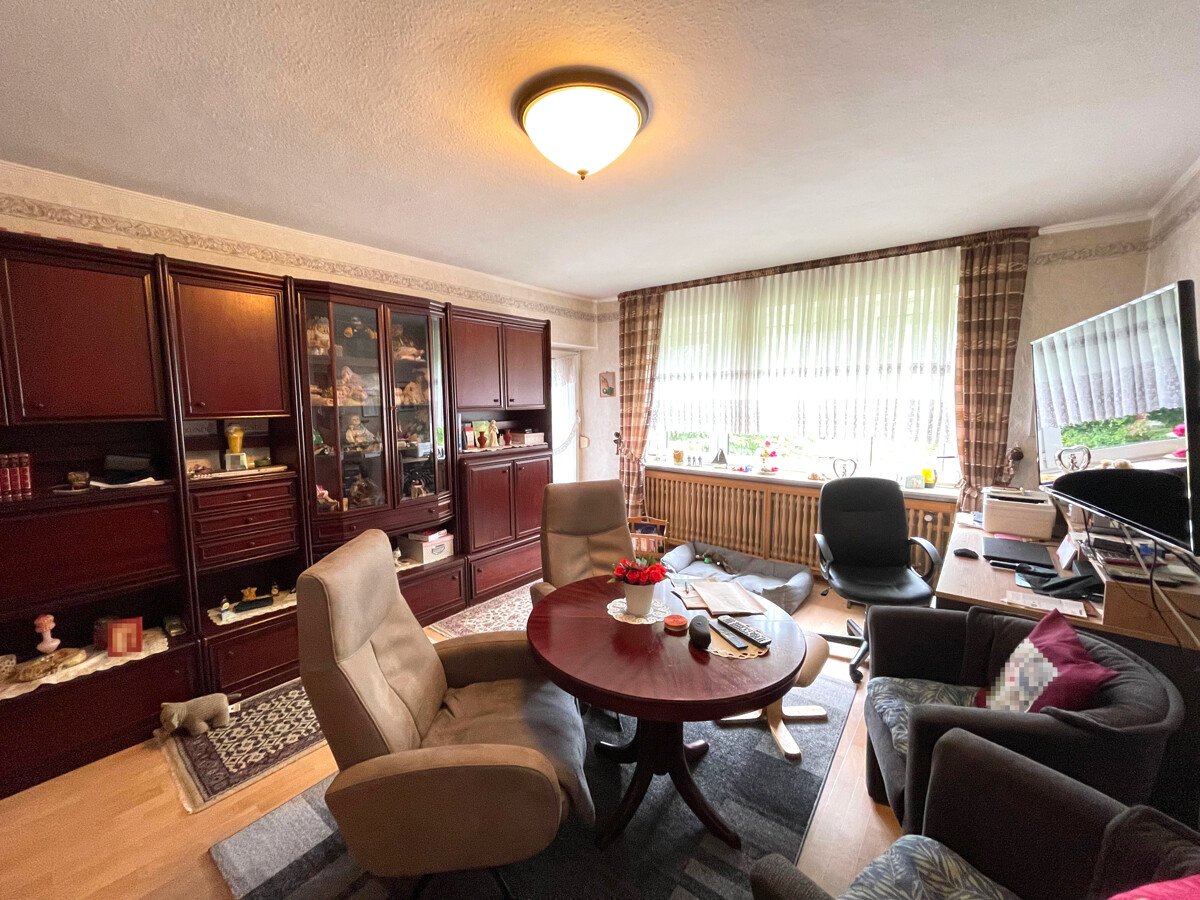 Wohnzimmer mit Zugang Balkon Wohnzimmer mit Zugang Balkon