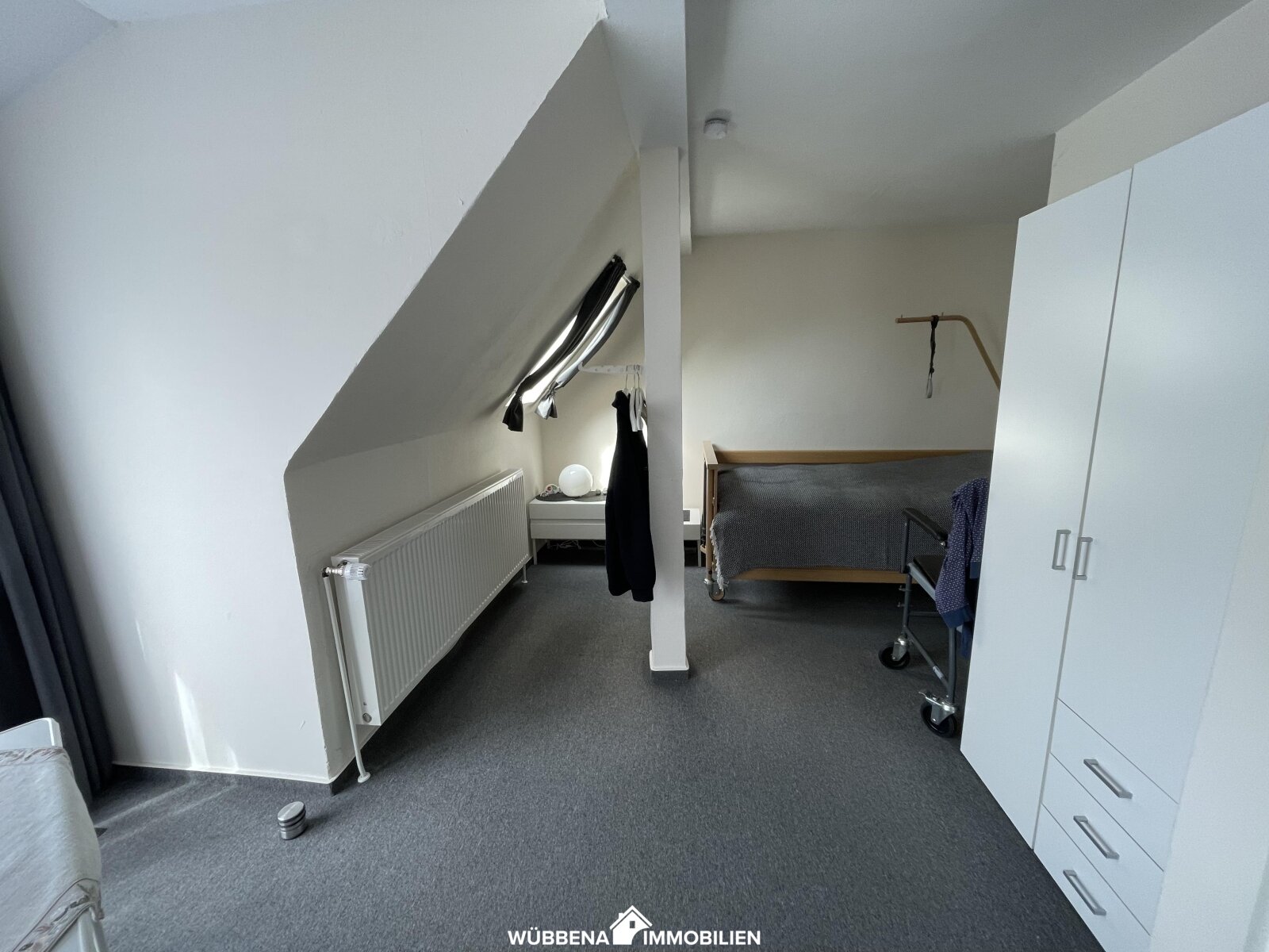 Kinderzimmer OG mit Zugang Dachterrassse Kinderzimmer OG mit Zugang Dachterrassse