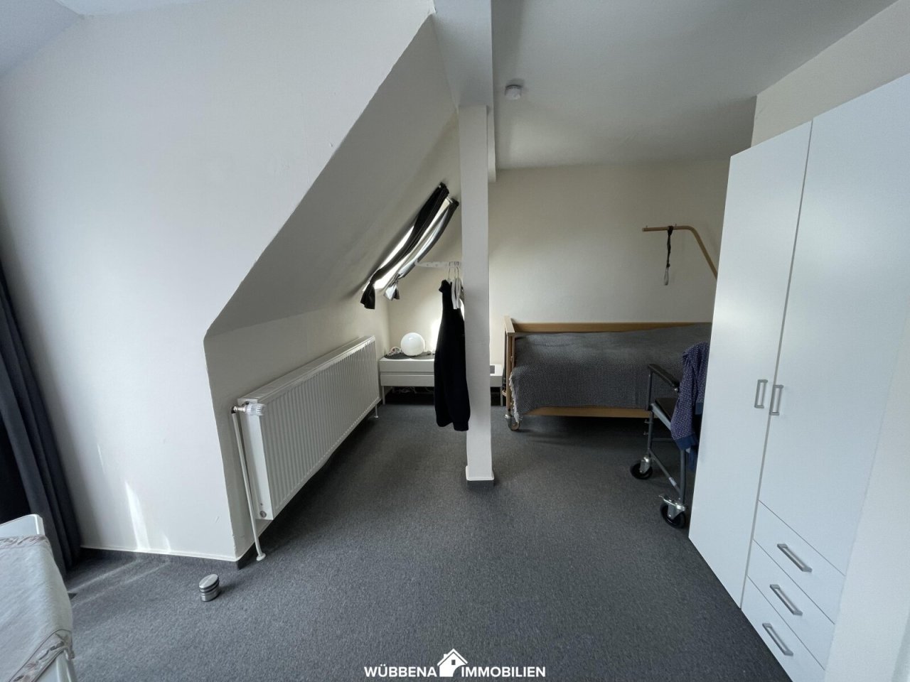 Kinderzimmer OG mit Zugang Dachterrassse Kinderzimmer OG mit Zugang Dachterrassse