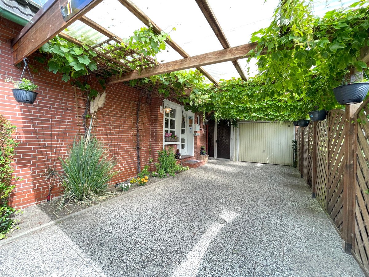 Ansicht Carport & Garage Ansicht Carport & Garage