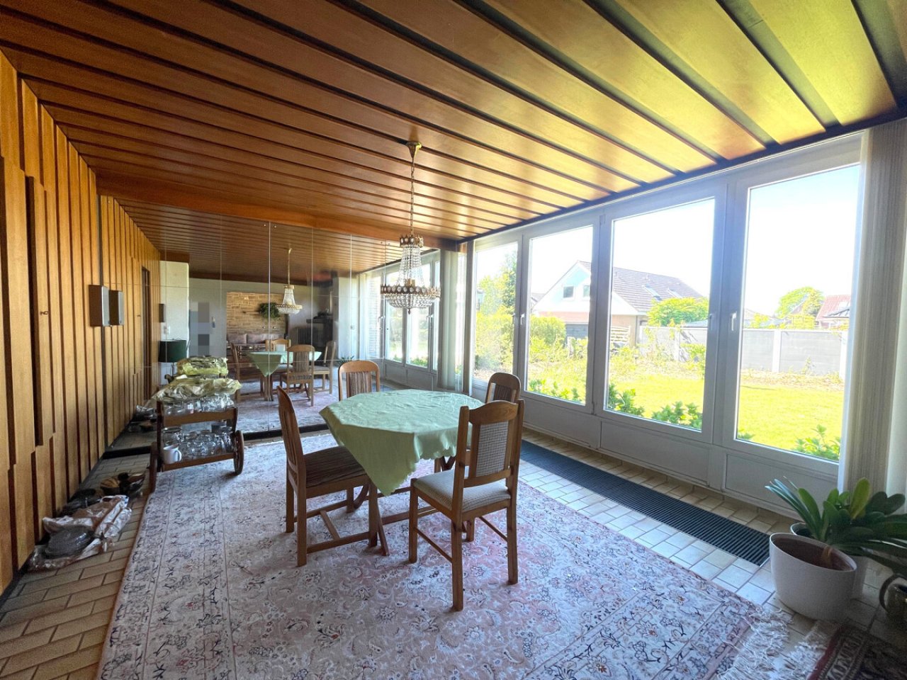Esszimer mit Blick in den Garten Esszimer mit Blick in den Garten