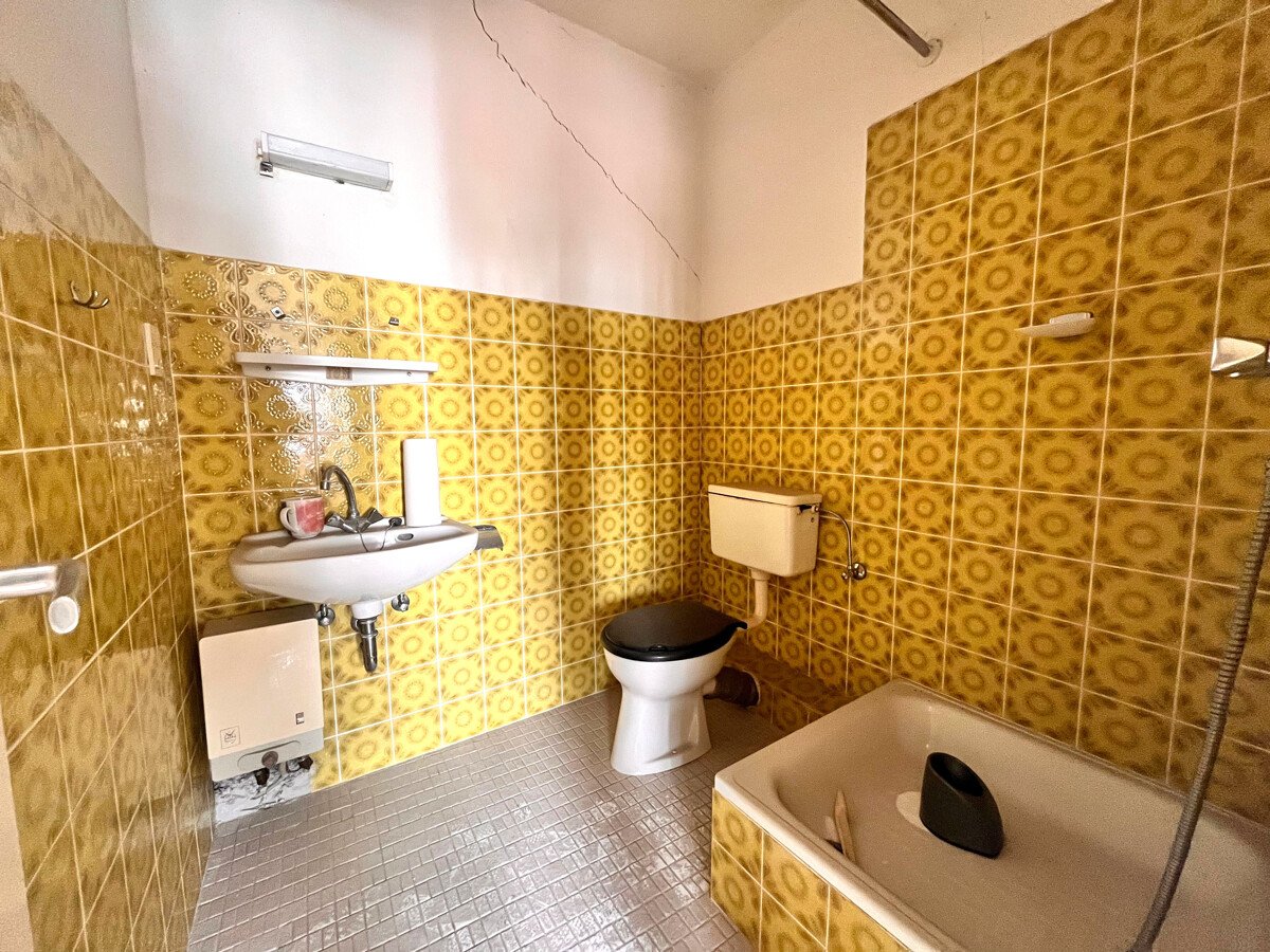 Badezimmer 3.OG Badezimmer 3.OG