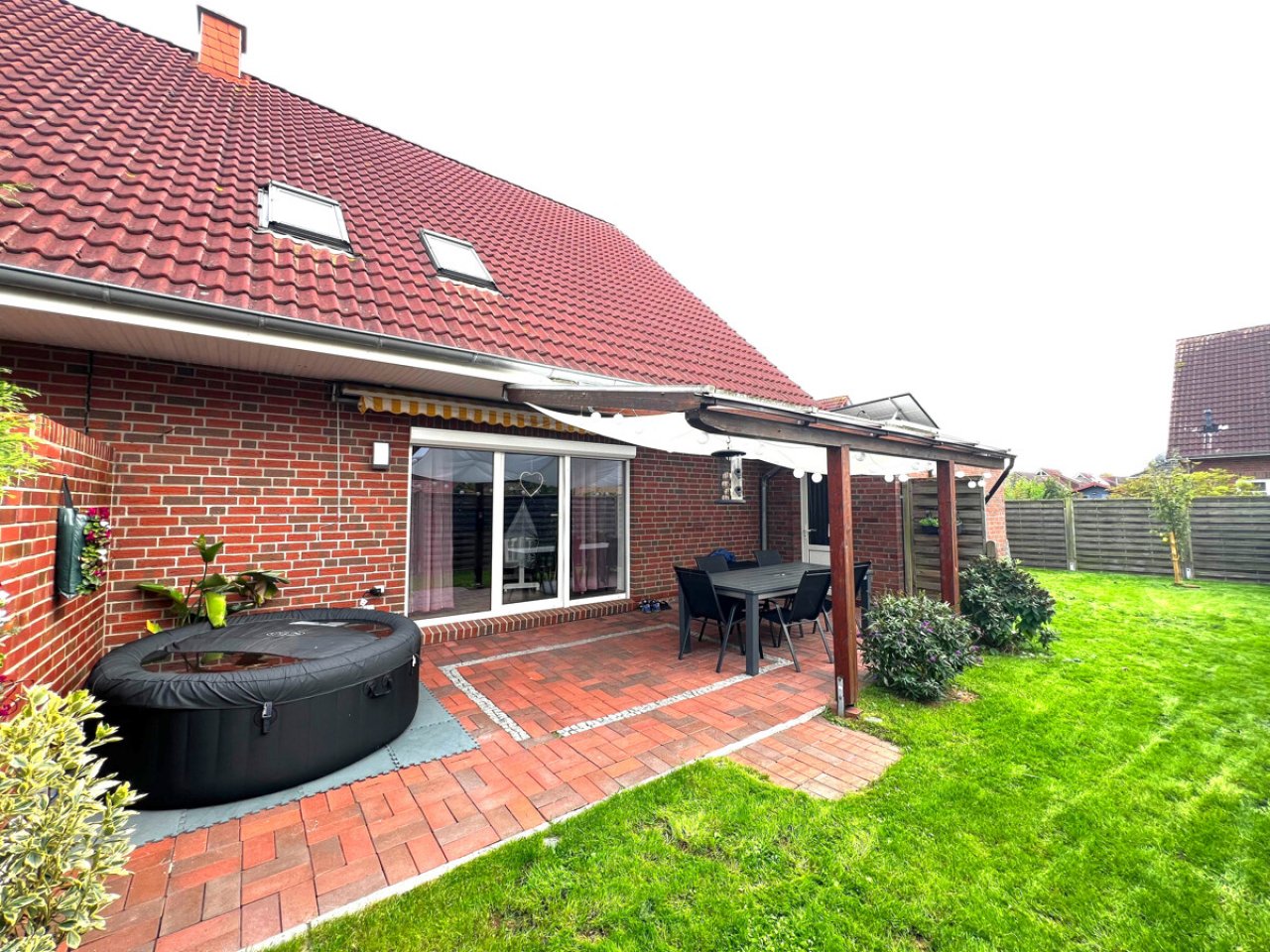 Ansicht Terrasse & Garten
